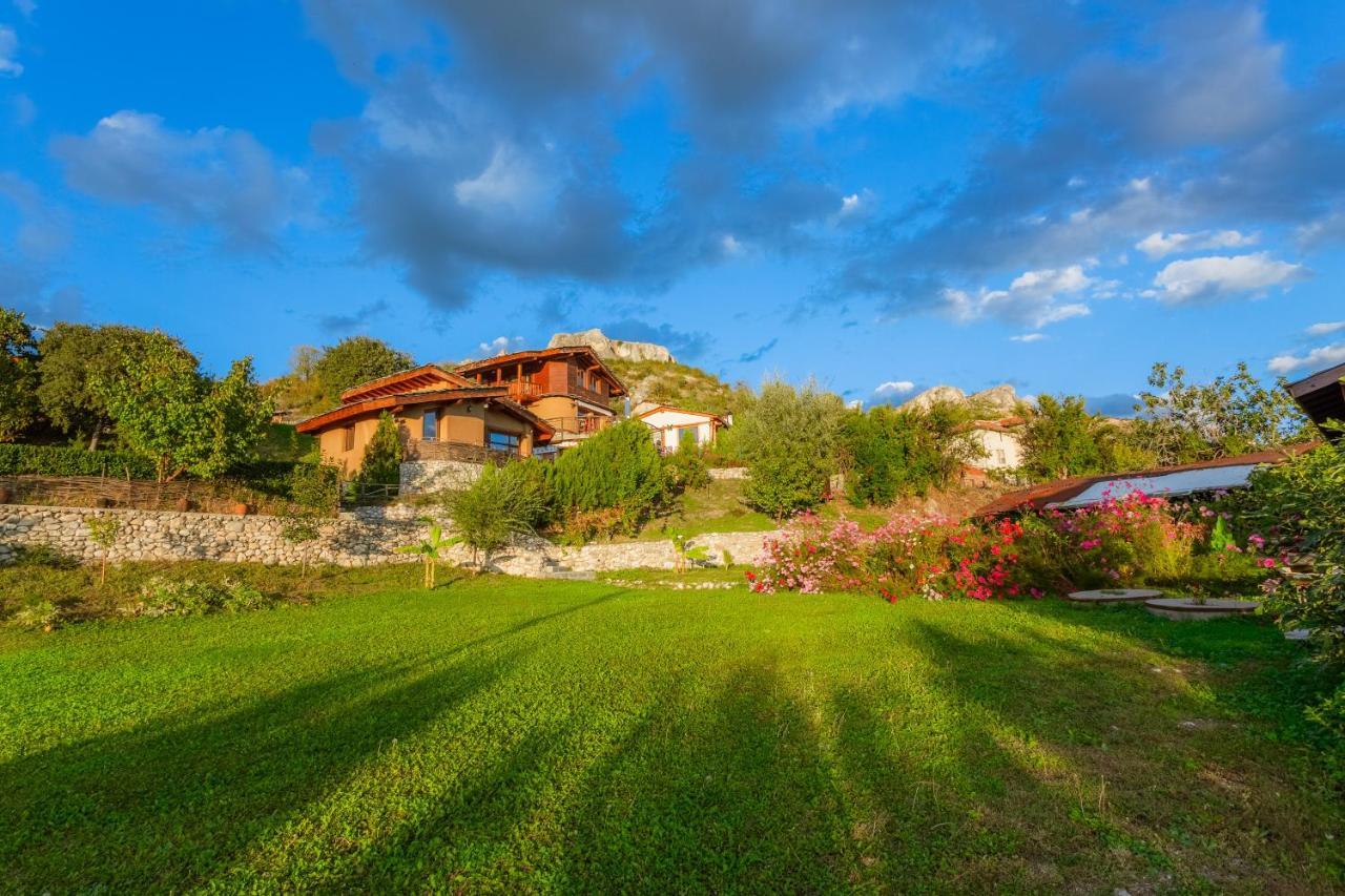 Eco Village Under The Cliffs Ilindentsi Exterior foto